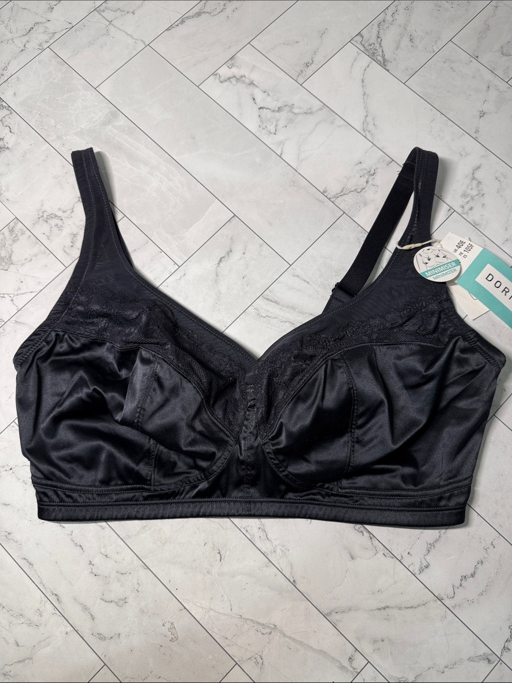 NWT Dorina Lace Wire-free Minimizer Bra Black 40F